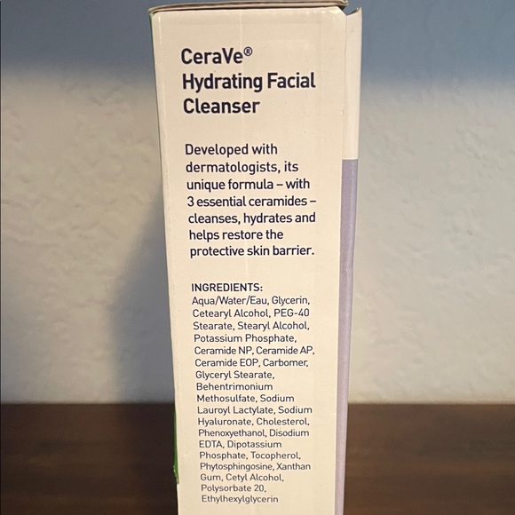 CeraVe Hydrating Facial Cleanser Multi-Pack - Picture 3 of 5